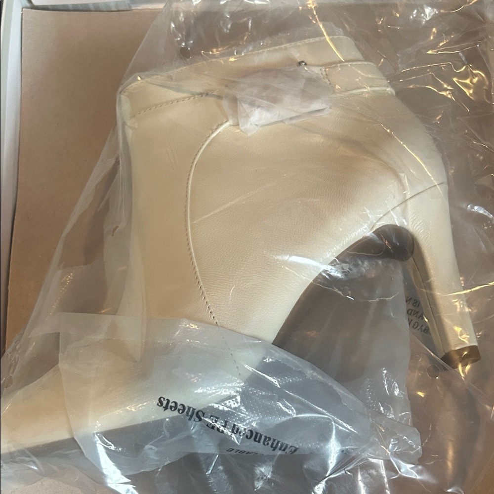 Bandolino Ivory Heeled Ankle Boots